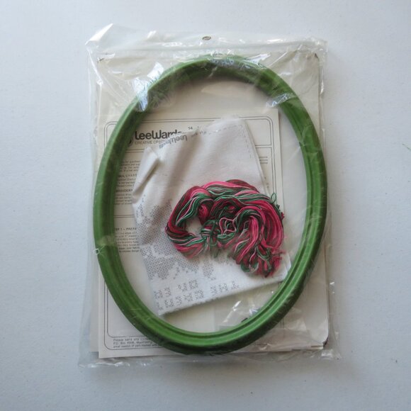 To Love Oval Sampler LeeWards Cross Stitch Kit With Frame #14-63090 - Picture 5 of 10